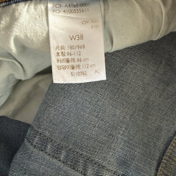 Levis Mens Signature Medium Wash Denim 10 inch Tradition Blue Jean Shorts - Picture 6 of 7